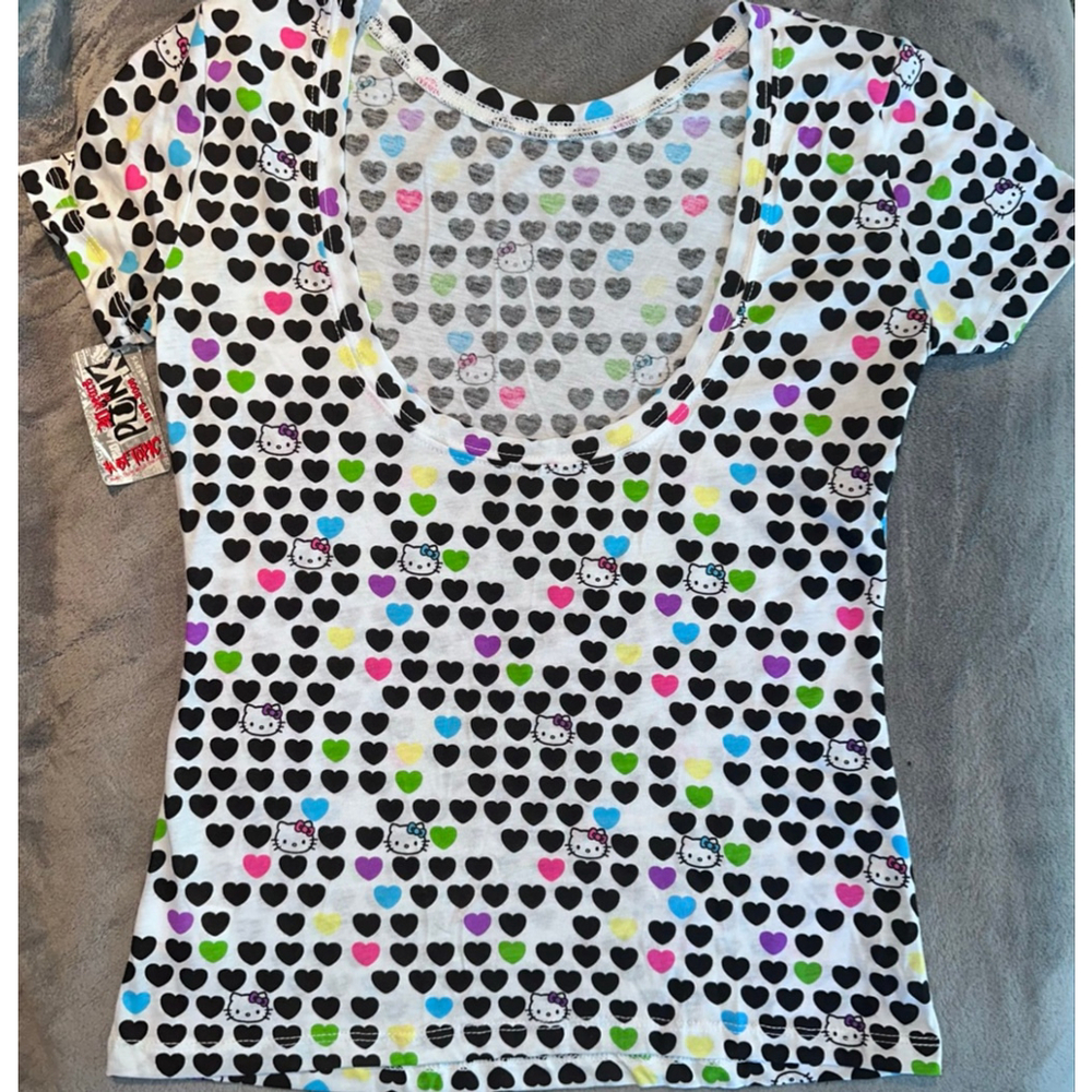 NOS Women's Small Hot Topic Hello Kitty Hearts SS TShirt Top Made In USA Y2K